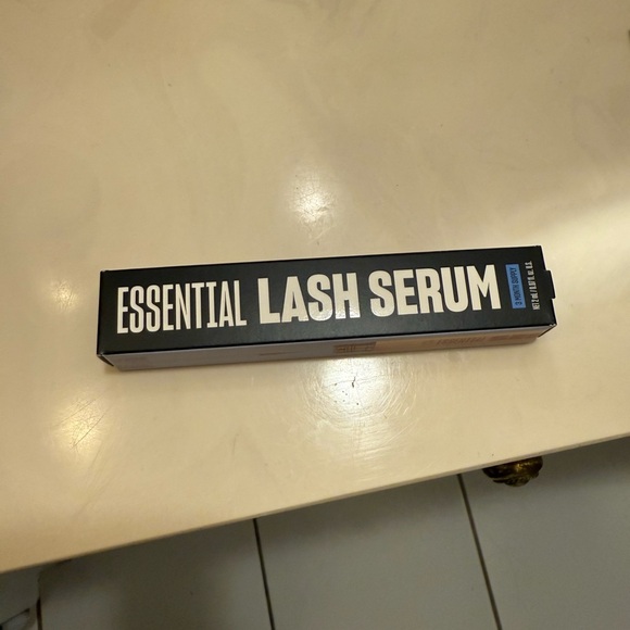 Babe Essential Lash Serum - Picture 3 of 4